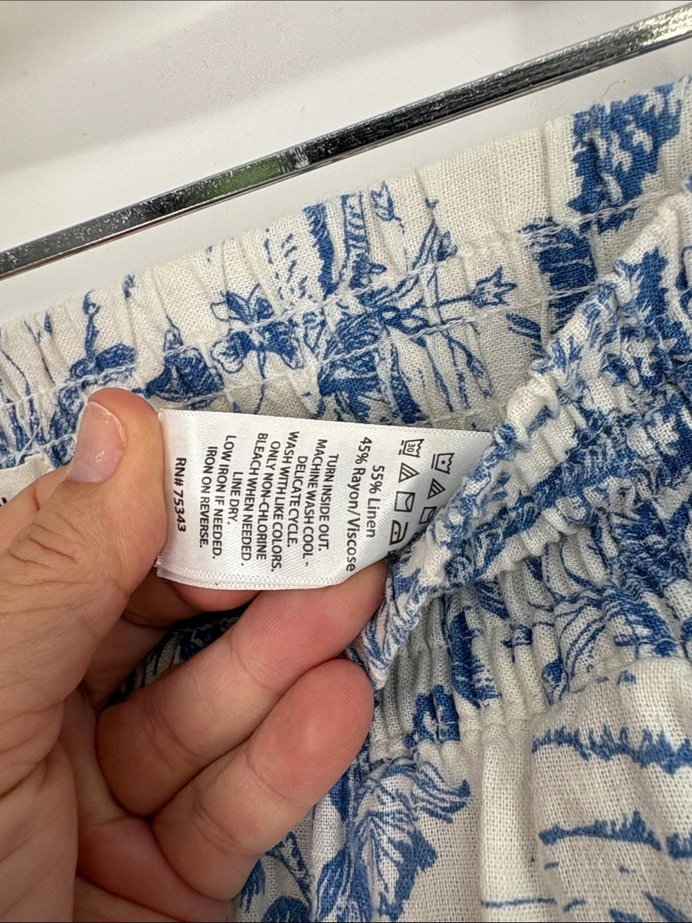 🪵 Nicole Miller linen rayon Blue and White Tropical Print Joggers - Picture 9 of 9